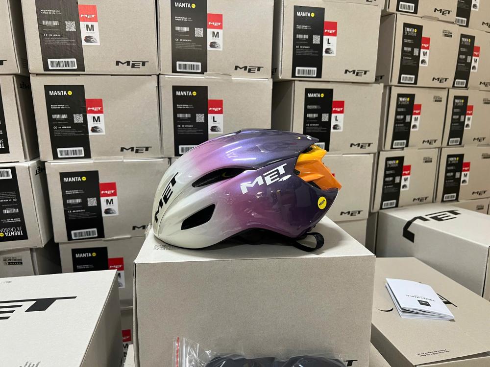 Mũ Met Manta Mips Limited Edition ADQ Team