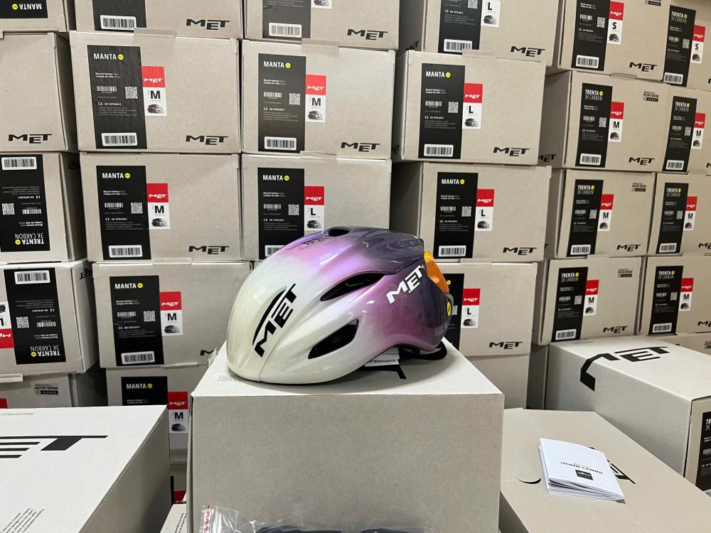 Mũ Met Manta Mips Limited Edition ADQ Team